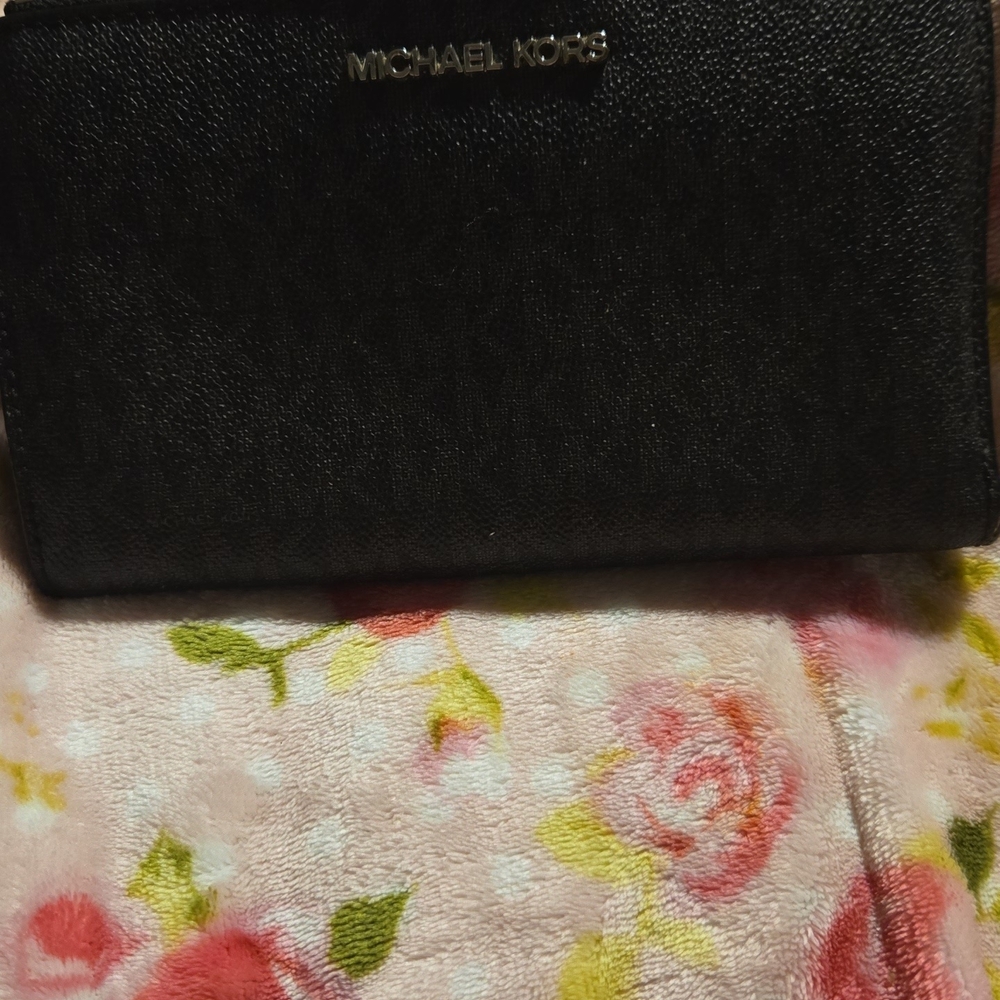 Michael Kors Elegant Black Wallet